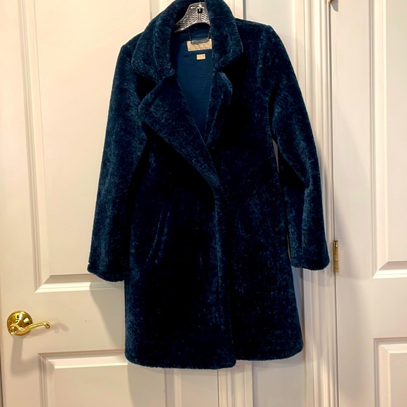Coat - Picture 1 of 4
